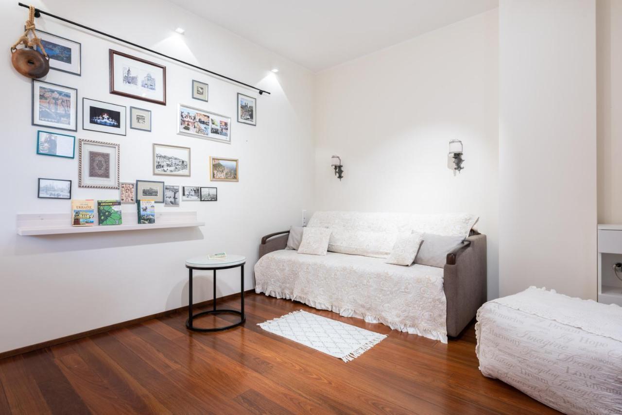 Your Home Away From Home Киев Экстерьер фото