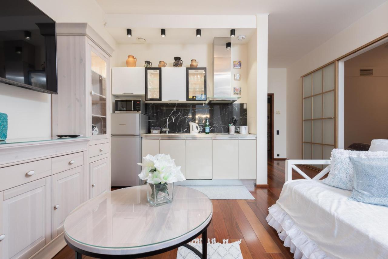 Your Home Away From Home Киев Экстерьер фото